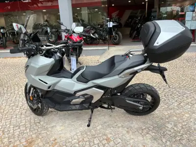 Honda 125 2025 - 12550 EUR, 2244 km - foto 1 de 16