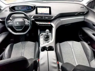 Peugeot 3008 2017 - 17900 EUR, 140000 km - AUTO.MOTO.pt - 140000km - foto 7 de 14