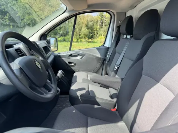Renault Trafic 2021 - 18500 EUR, 32000 km - AUTO.MOTO.pt - 32000km - foto 9 de 12