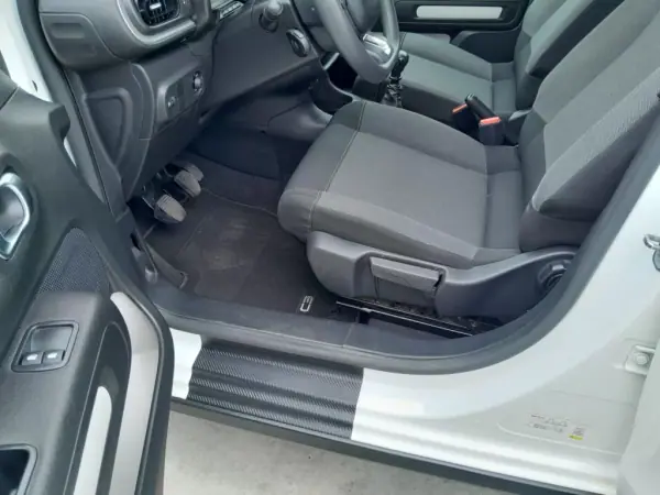 Citroën C3 2021 - 19500 EUR, 99917 km - AUTO.MOTO.pt - 99917km - foto 6 de 13