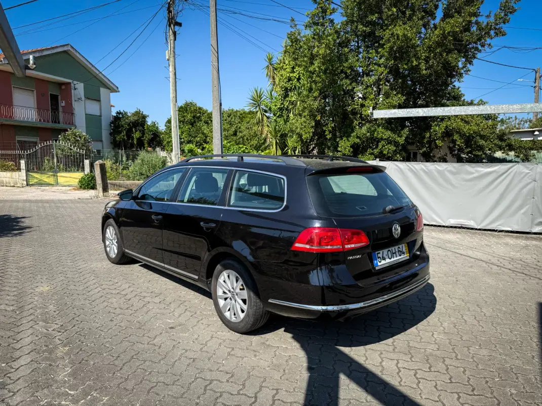 Volkswagen Passat Variant 2014 - 10880 EUR, 202000 km - 202000km - foto 10 de 12