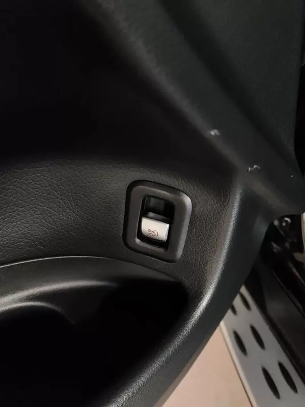 Mercedes-Benz GLC 300 2022 - 41500 EUR, 64500 km - AUTO.MOTO.pt - 64500km - foto 23 de 40