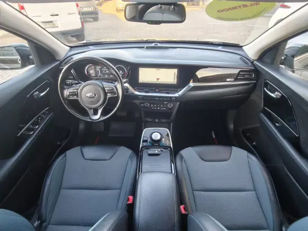 Kia e-Niro 2021 - 24400 EUR, 81000 km - AUTO.MOTO.pt - 81000km - foto 5 de 13