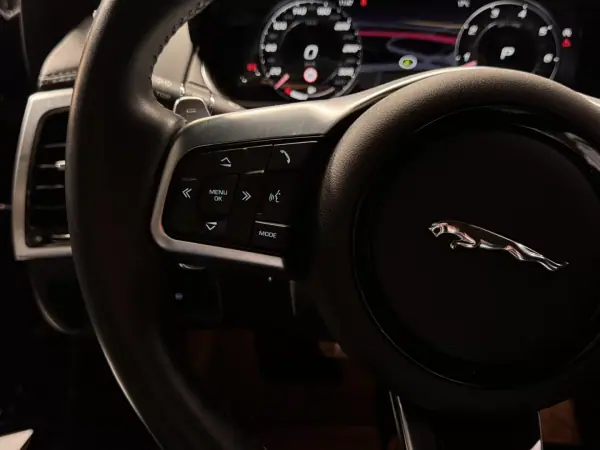 Jaguar F-Type 2023 - 69990 EUR, 23000 km - AUTO.MOTO.pt - 23000km - foto 17 de 30