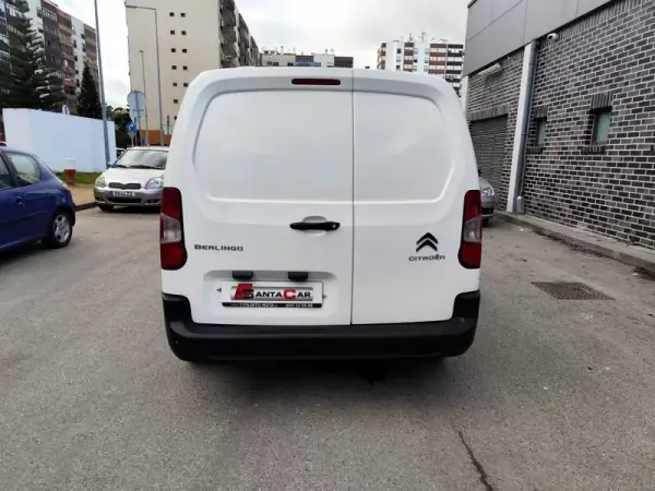 Citroën Berlingo 1.6 HDI ,3 Lug. Longa , Iva dedutivel 2019 - 13480 EUR, 182000 km - AUTO.MOTO.pt - 182000km - foto 23 de 28