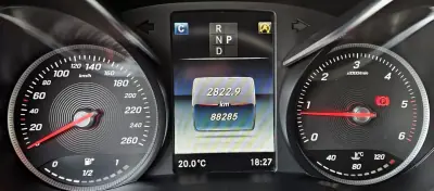 Mercedes-Benz GLC 220 2018 - 44500 EUR, 88000 km - AUTO.MOTO.pt - 88000km - foto 12 de 30