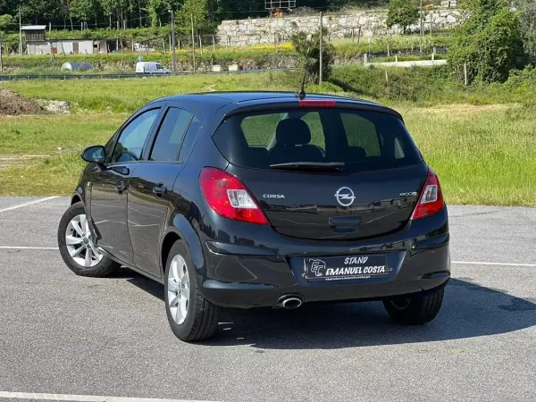 Opel Corsa 2014 - 10750 EUR, 180180 km - AUTO.MOTO.pt - 180180km - foto 5 de 16
