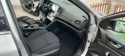 Renault Mégane Sport Tourer 2019 - 13500 EUR, 143305 km - AUTO.MOTO.pt - 143305km - foto 12 de 13