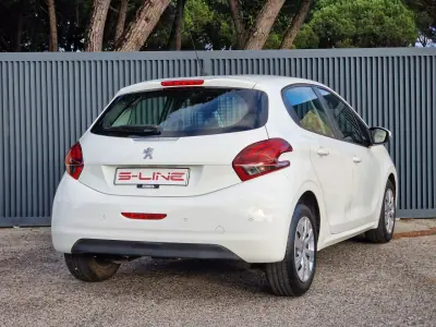 Peugeot 208 Van 1.6 BueHdi 2018 - 9990 EUR, 100238 km - AUTO.MOTO.pt - 100238km - foto 19 de 19
