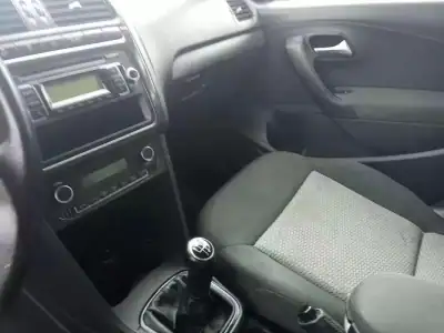 Volkswagen Polo 2010 - 6900 EUR, 167587 km - AUTO.MOTO.pt - 167587km - foto 8 de 13