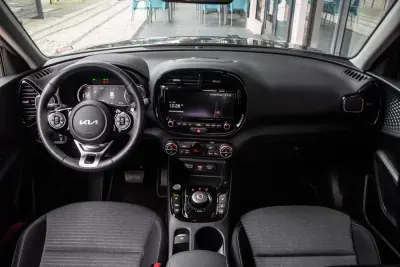 Kia e-Soul 2022 - 18900 EUR, 38143 km - AUTO.MOTO.pt - 38143km - foto 41 de 46