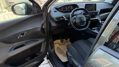 Peugeot 3008 2019 - 17980 EUR, 80200 km - AUTO.MOTO.pt - 80200km - foto 8 de 25