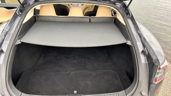 Tesla Model S 2017 - 24500 EUR, 142000 km - AUTO.MOTO.pt - 142000km - foto 12 de 14