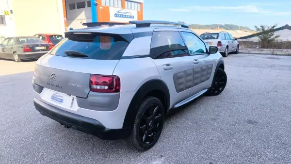 Citroën C4 Cactus 2015 - 9900 EUR, 158000 km - AUTO.MOTO.pt - 158000km - foto 15 de 22