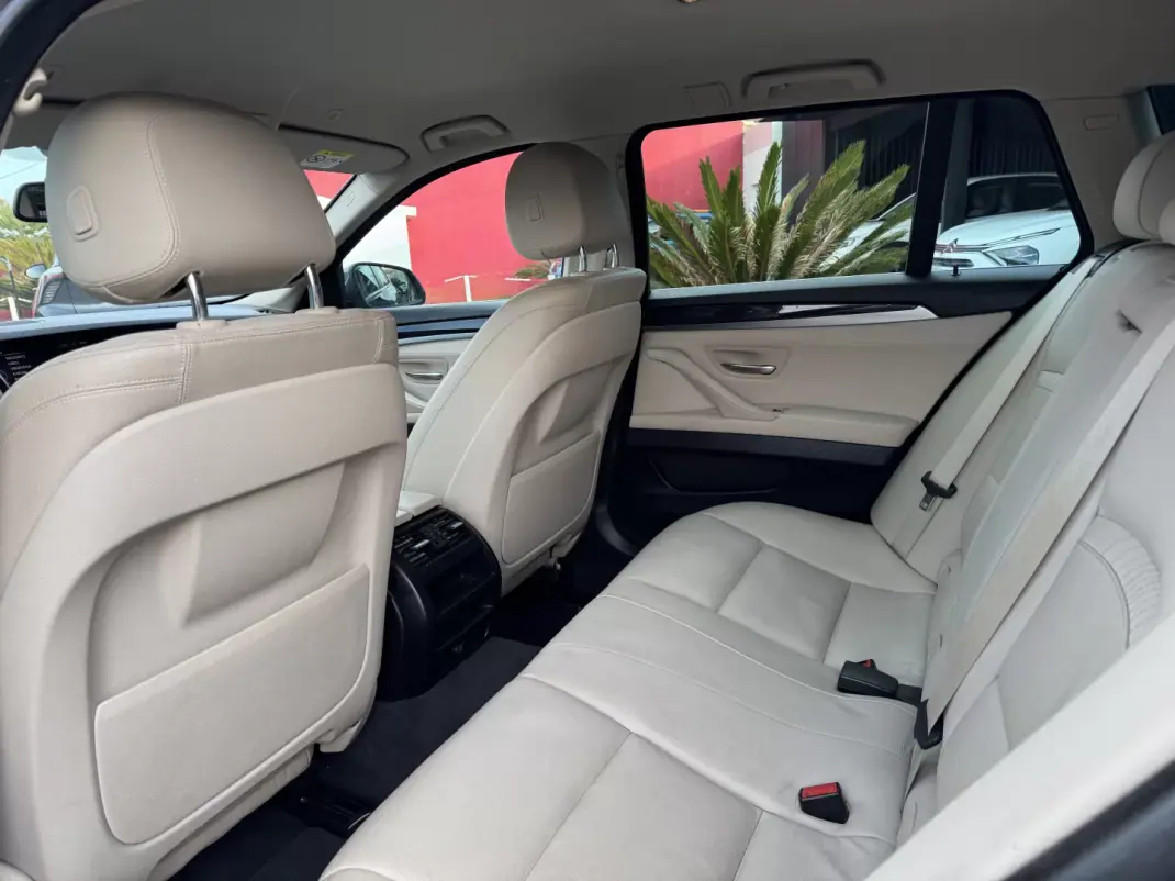 BMW 518 2016 - 17500 EUR, 199000 km - AUTO.MOTO.pt - 199000km - foto 16 de 38