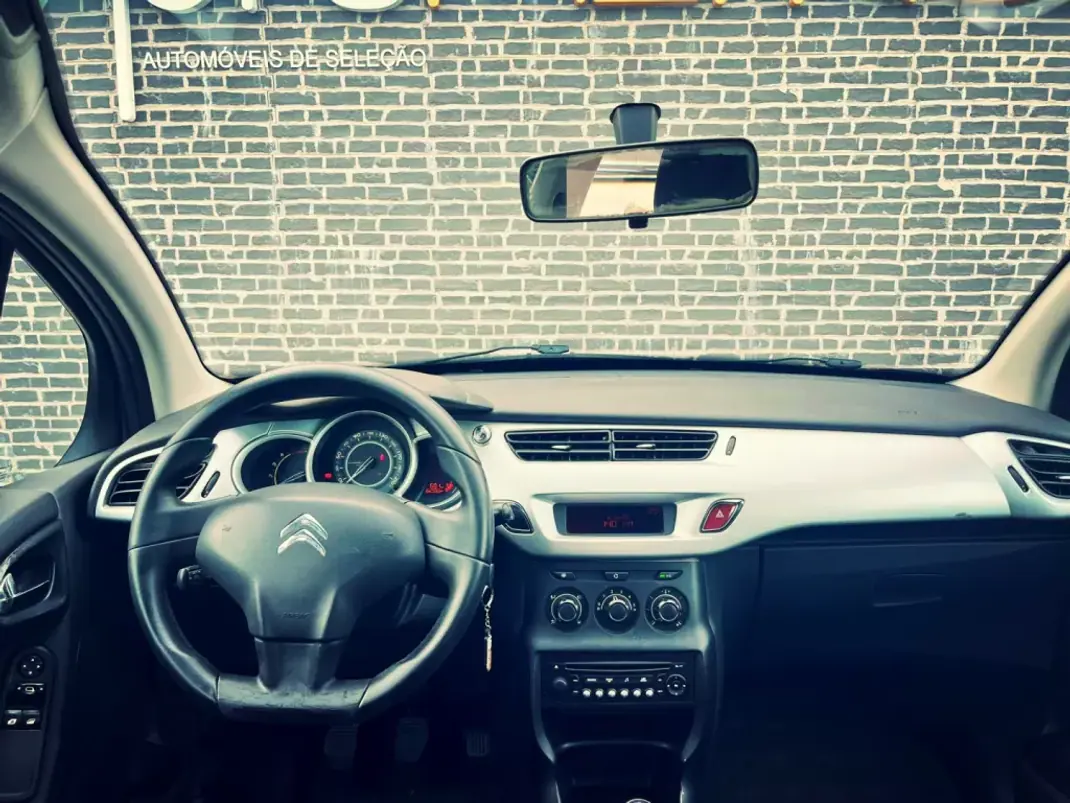 Citroën C3 2011 - 8900 EUR, 162000 km - AUTO.MOTO.pt - 162000km - foto 7 de 9