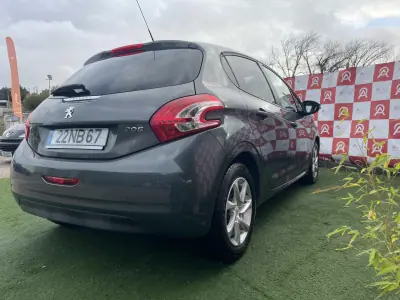Peugeot 208 2012 - 4490 EUR, 425090 km - AUTO.MOTO.pt - 425090km - foto 3 de 15