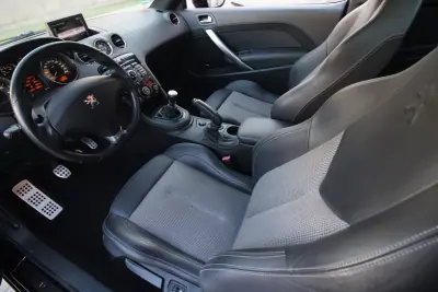 Peugeot RCZ 2012 - 12990 EUR, 189000 km - AUTO.MOTO.pt - 189000km - foto 14 de 25