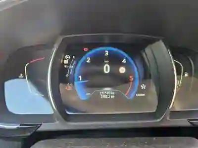 Renault Espace 2015 - 11000 EUR, 231000 km - AUTO.MOTO.pt - 231000km - foto 6 de 9
