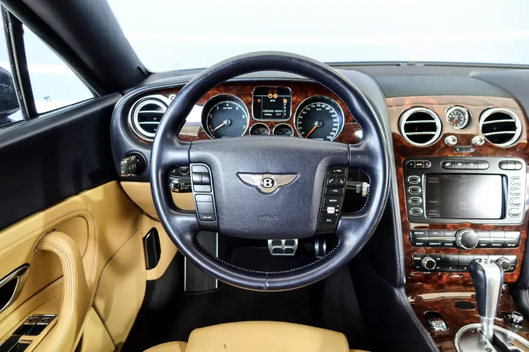 Bentley Continental 2004 - 57500 EUR, 115917 km - AUTO.MOTO.pt - 115917km - foto 7 de 17