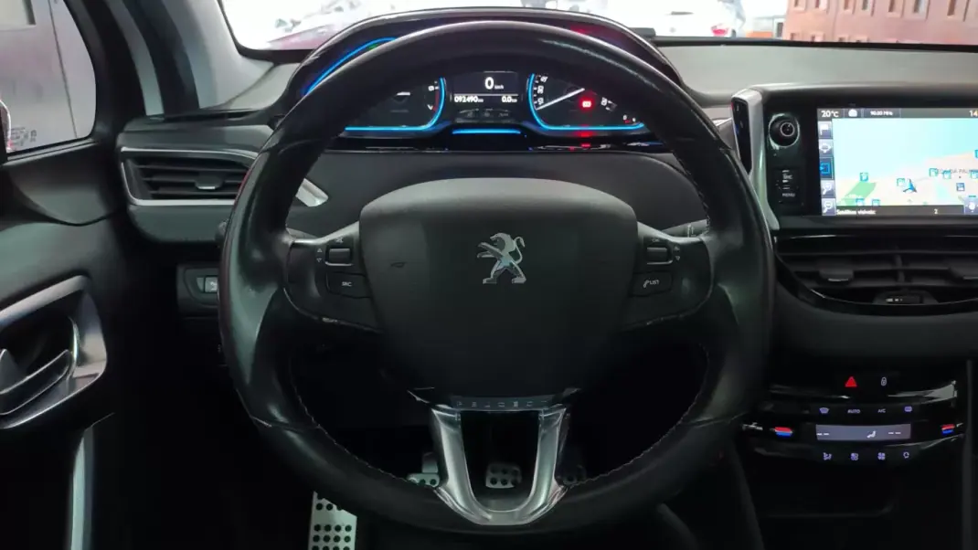 Peugeot 2008 2015 - 11490 EUR, 92490 km - AUTO.MOTO.pt - 92490km - foto 30 de 72