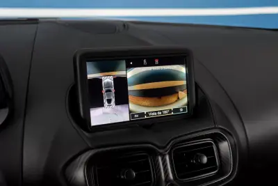 Aston Martin V8 Vantage Roadster 2021 - 165000 EUR, 14873 km - AUTO.MOTO.pt - 14873km - foto 18 de 21