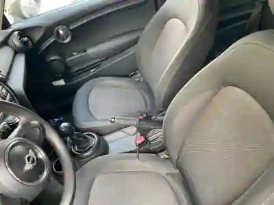 MINI One 2017 - 10500 EUR, 171000 km - AUTO.MOTO.pt - 171000km - foto 10 de 11