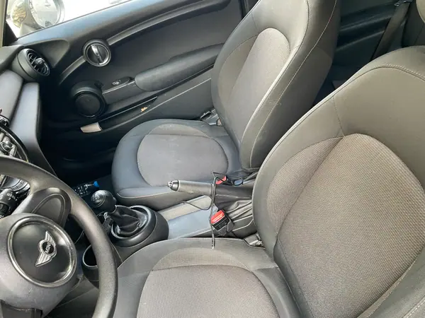 MINI One 2017 - 10500 EUR, 171000 km - AUTO.MOTO.pt - 171000km - foto 10 de 11