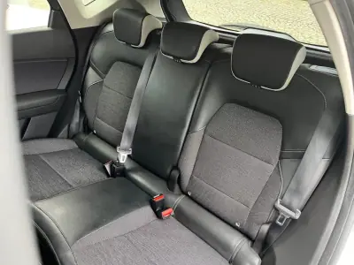 Renault Captur 2020 - 18499 EUR, 94000 km - AUTO.MOTO.pt - 94000km - foto 17 de 36