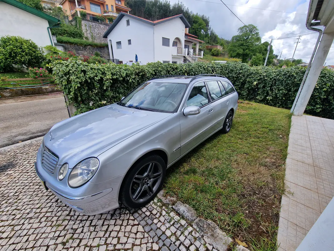 Mercedes-Benz E 220 2006 - 6500 EUR, 325000 km - AUTO.MOTO.pt - 325000km - foto 1 de 5