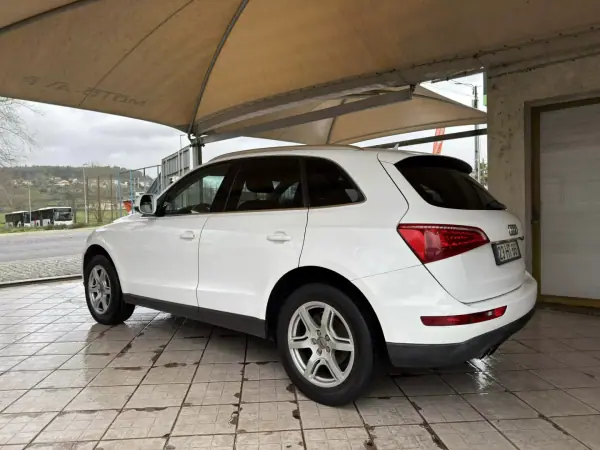 Audi Q5 2009 - 13950 EUR, 326842 km - AUTO.MOTO.pt - 326842km - foto 4 de 33