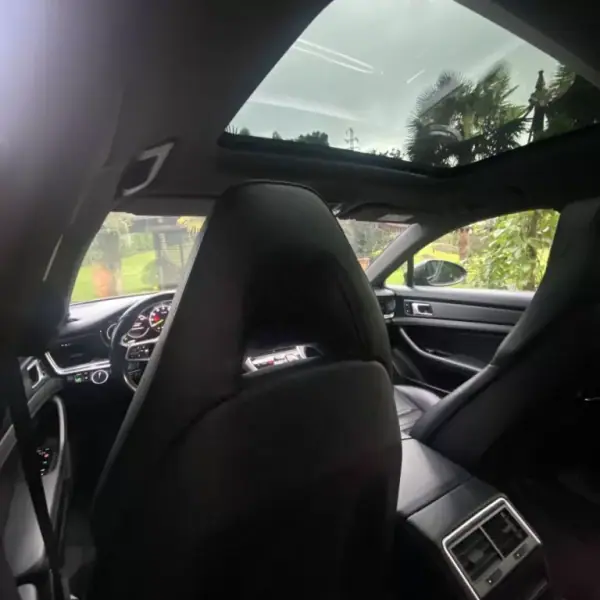 Porsche Panamera Sport Turismo 2019 - 69990 EUR, 210000 km - AUTO.MOTO.pt - 210000km - foto 15 de 50
