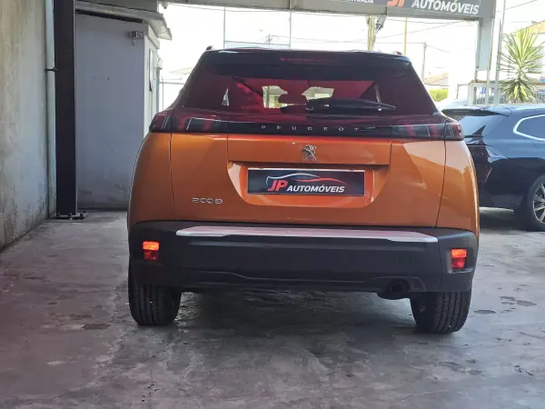 Peugeot 2008 2023 - 14999 EUR, 86000 km - 86000km - foto 10 de 12