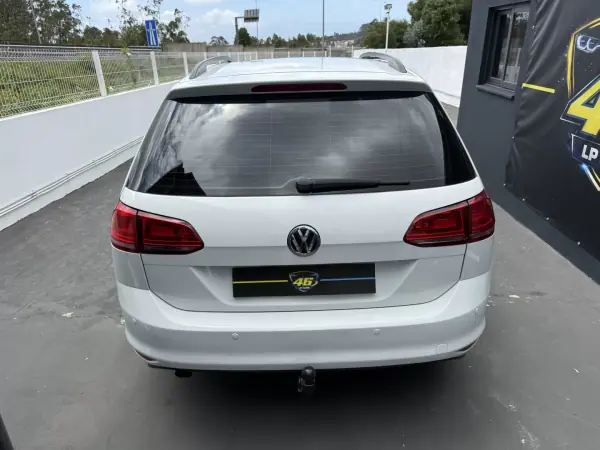 Volkswagen Golf 2015 - 7999 EUR, 290000 km - AUTO.MOTO.pt - 290000km - foto 5 de 17