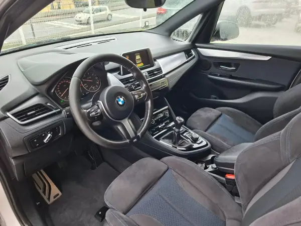 BMW 216 Active Tourer 2015 - 14990 EUR, 142957 km - AUTO.MOTO.pt - 142957km - foto 8 de 20