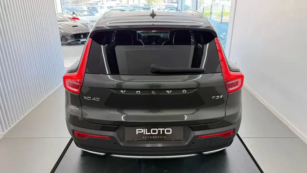 Volvo XC 40 2018 - 24990 EUR, 65080 km - 65080km - foto 9 de 30