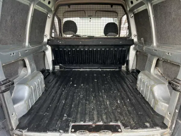 Citroën Berlingo 2003 - 2500 EUR, 375000 km - AUTO.MOTO.pt - 375000km - foto 7 de 13