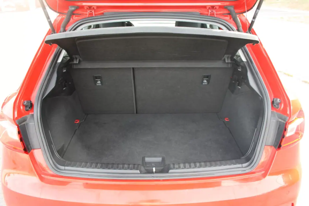 Audi A1 Sportback 2022 - 16000 EUR, 107635 km - 107635km - foto 18 de 21