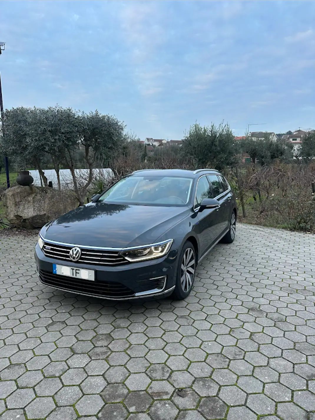 Volkswagen Passat Variant 2017 - 15900 EUR, 165000 km - AUTO.MOTO.pt - 165000km - foto 3 de 8