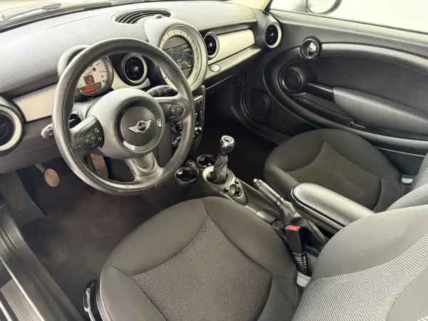 MINI Clubman 2014 - 11990 EUR, 156826 km - AUTO.MOTO.pt - 156826km - foto 11 de 15