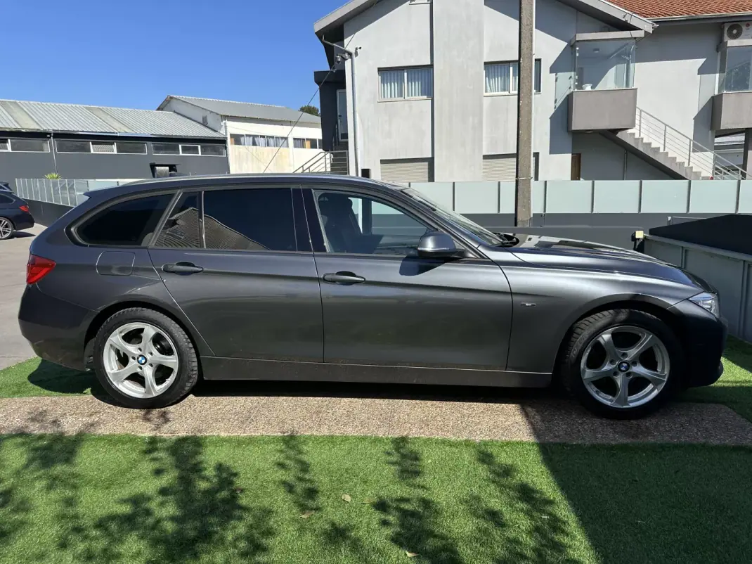 BMW 318 2014 - 11900 EUR, 250000 km - 250000km - foto 16 de 60