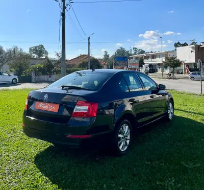 Skoda Octavia 2016 - 10500 EUR, 200000 km - AUTO.MOTO.pt - 200000km - foto 4 de 10