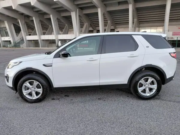 Land Rover Discovery Sport 2017 - 17490 EUR, 112912 km - AUTO.MOTO.pt - 112912km - foto 3 de 26