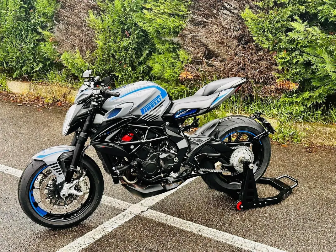MV Agusta Brutale 800 RR Pirelli 2019 - 22500 EUR, 5300 km - 5300km - foto 8 de 8