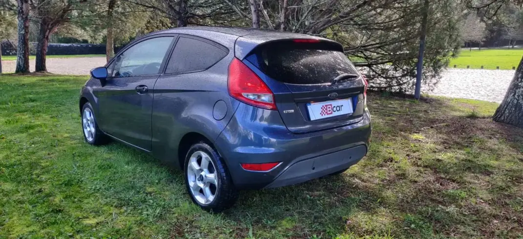 Ford Fiesta 1.4 TDCI 2010 - 4490 EUR, 244800 km - AUTO.MOTO.pt - 244800km - foto 9 de 31