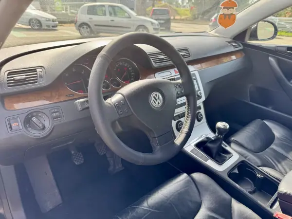 Volkswagen Passat Variant 2007 - 6950 EUR, 240000 km - AUTO.MOTO.pt - 240000km - foto 14 de 24