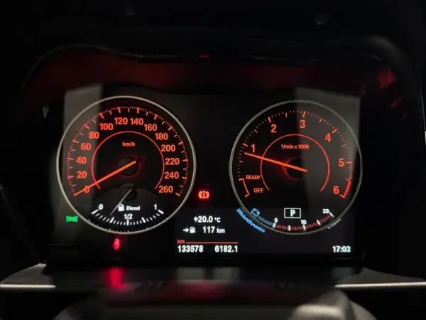BMW 218 2015 - 23500 EUR, 133800 km - AUTO.MOTO.pt - 133800km - foto 26 de 59