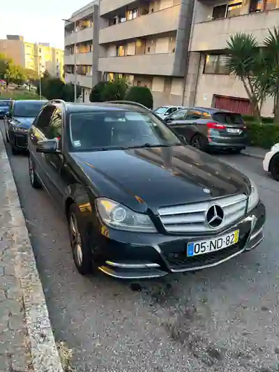 Mercedes-Benz C 180 2012 - 10500 EUR, 293000 km - AUTO.MOTO.pt - 293000km - foto 3 de 5