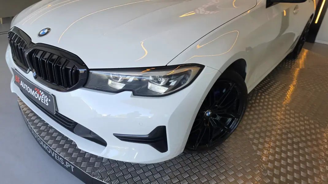 BMW 320 2021 - 25900 EUR, 221792 km - AUTO.MOTO.pt - 221792km - foto 22 de 61