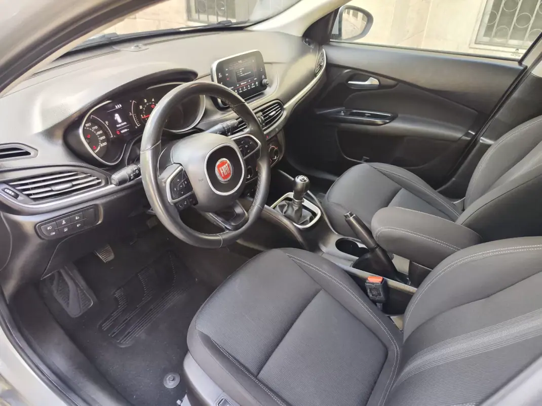 Fiat Tipo Station Wagon 2019 - 10780 EUR, 103800 km - AUTO.MOTO.pt - 103800km - foto 24 de 38